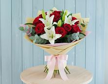 Букет цветов из:  Лилии и Розы в Солнечном Курской области