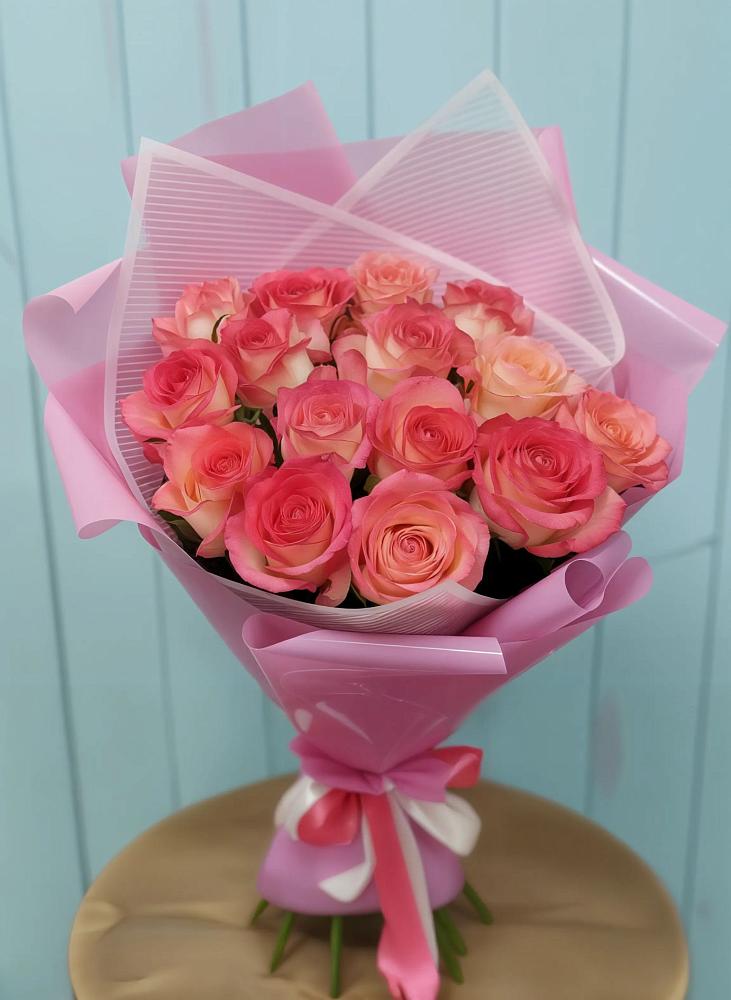 Букет 15 Розовых роз Равель в Солнечном Курской области