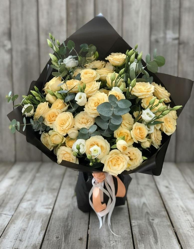 Букет цветов из: Розы и Лизиантусы в Солнечном Курской области