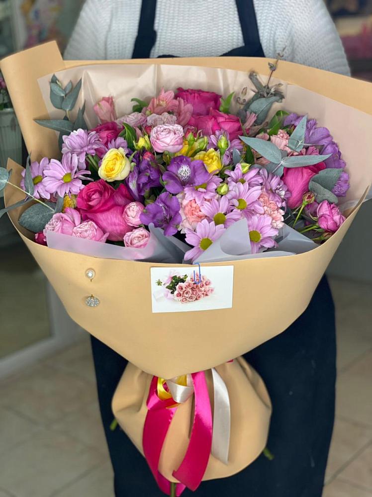 Букет цветов из: Хризантемы, Гвоздики и Альстромерии в Солнечном Курской области