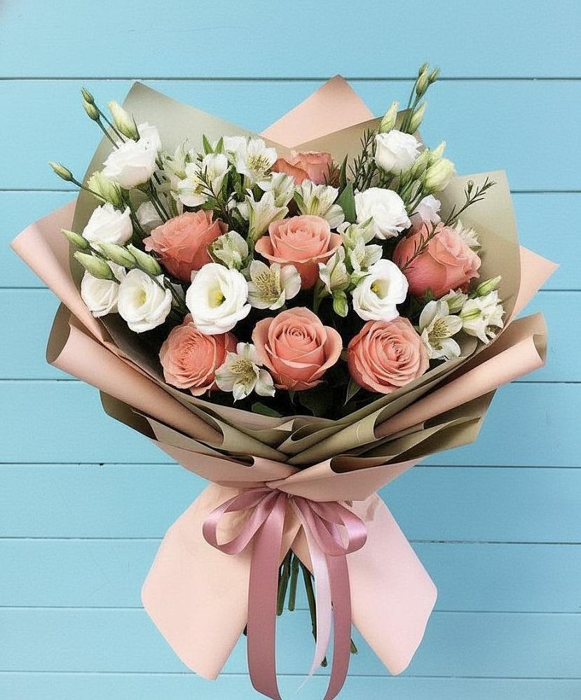 Букет цветов из: Розы, Альстромерии и Лизиантусы в Солнечном Курской области