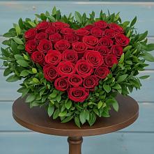 Цветочная композиция из Розы в виде сердца в Солнечном Курской области