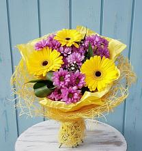 Букет цветов из:  Хризантемы и Герберы в Солнечном Курской области