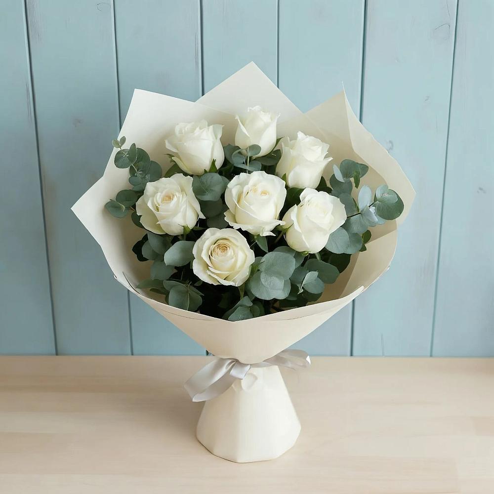 Букет Белые розы в Эвкалипте в Солнечном Курской области