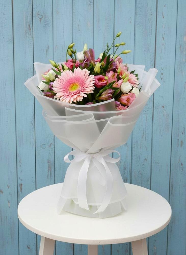 Букет цветов из: Герберы, Альстромерии и Лизиантусы в Солнечном Курской области