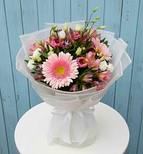 Букет цветов из:  Герберы, Альстромерии и Лизиантусы в Солнечном Курской области