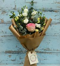 Букет цветов из:  Розы и Лизиантусы в Солнечном Курской области