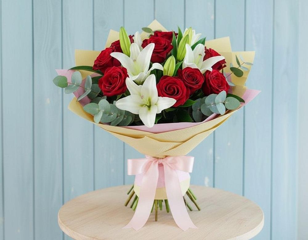 Букет цветов из: Лилии и Розы в Солнечном Курской области